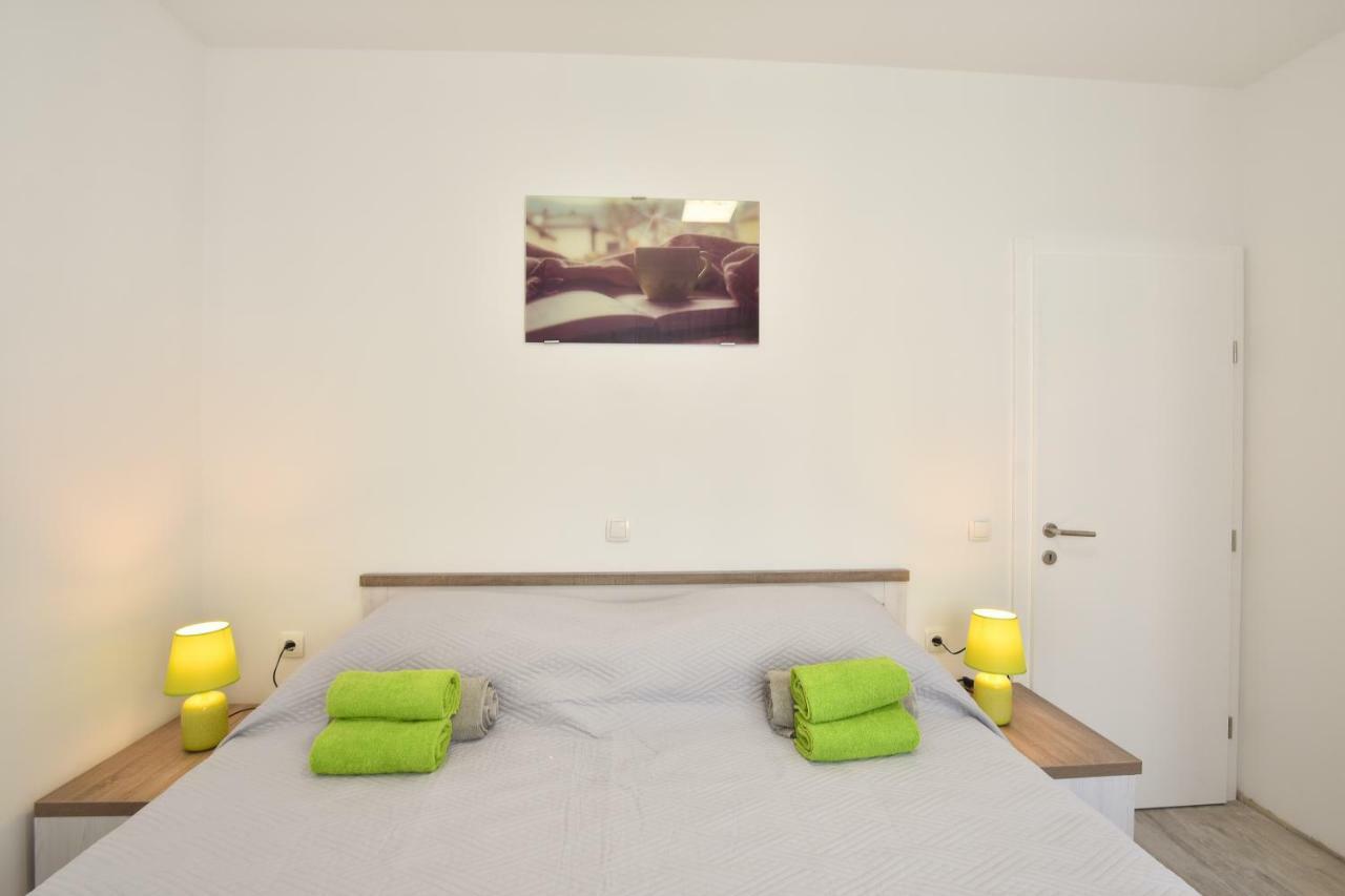 Apartmani Iva&Ante Dugi Rat Esterno foto