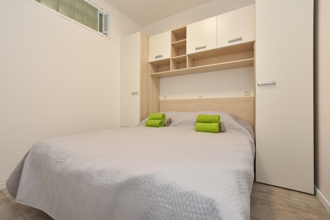 Apartmani Iva&Ante Dugi Rat Esterno foto