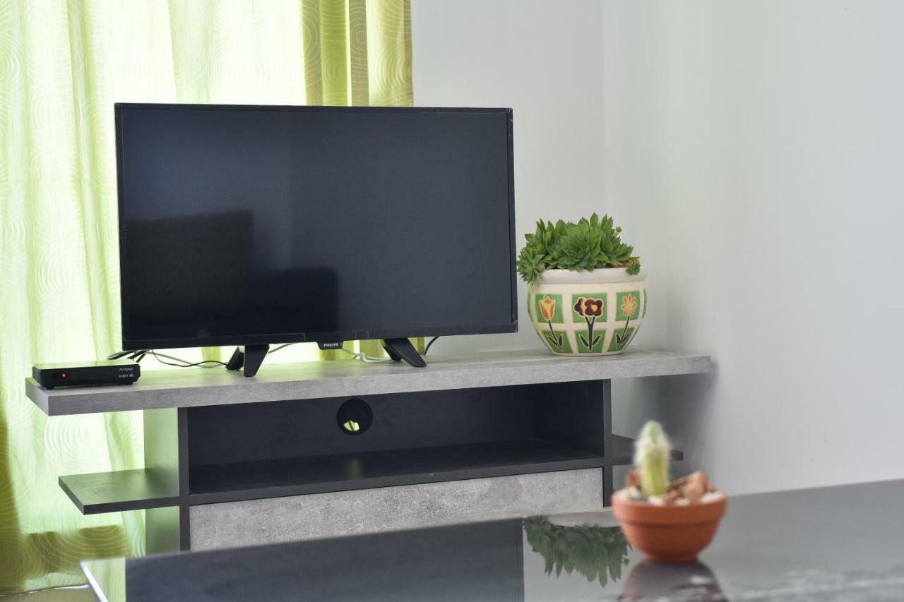 Apartmani Iva&Ante Dugi Rat Esterno foto